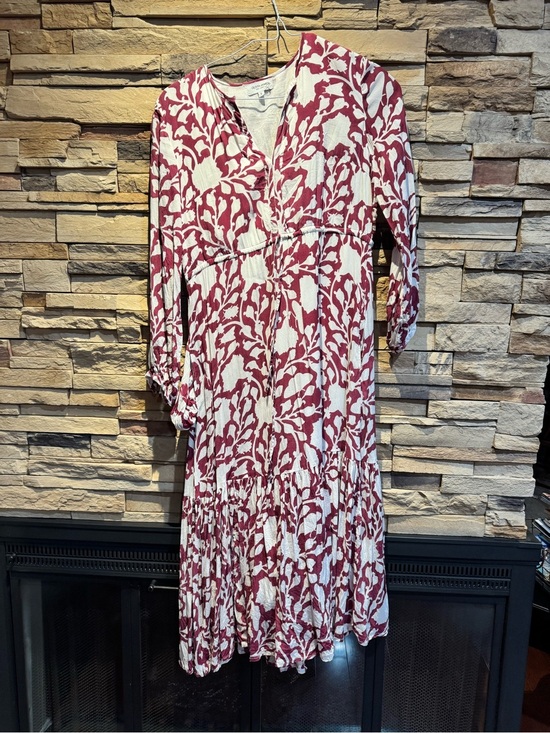 Olivia James Dresses & Skirts - Olivia James the label Women's White and Burgundy Floral Maxi Dress size small